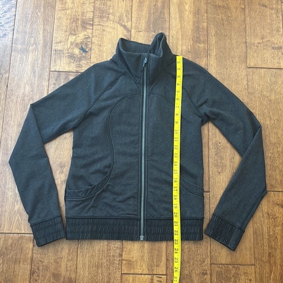 Lululemon Blissed Out Black Jacket Size 2 - Picture 9 of 16